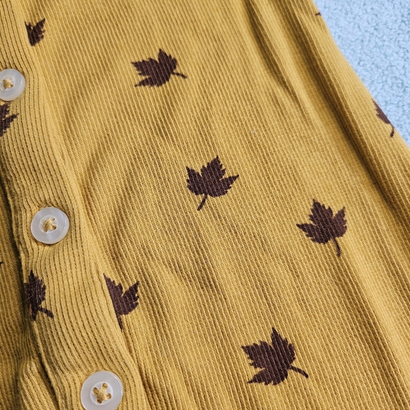 Kate Quinn ribbed knit organic cotton mustard yellow with maple leaves - Picture 2 of 3